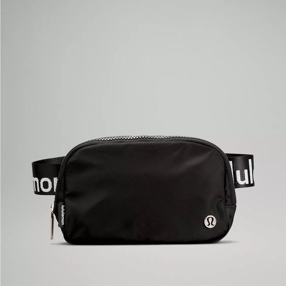 NWT Lululemon Everywhere Belt Bag **Wordmark**